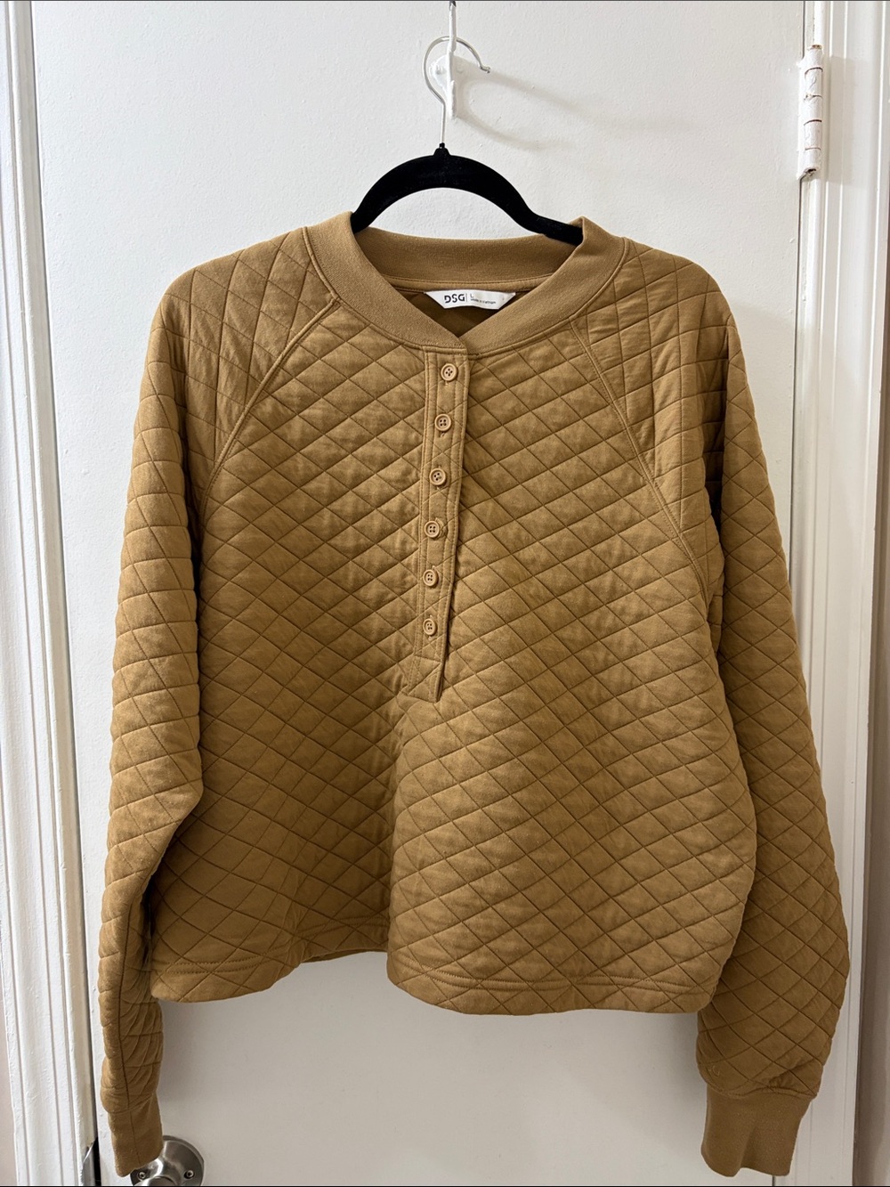 DSG Quilted Henley Sweatshirt in Camel Brown